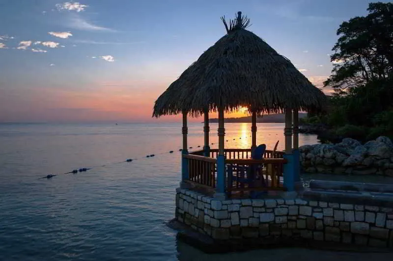 Hermosa Cove Villa Resort & Suites Ocho Rios Jamaica
